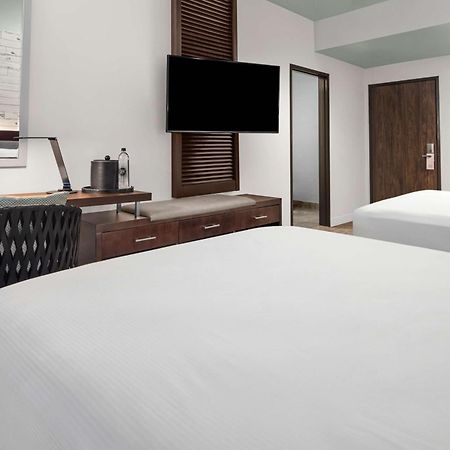 אושנסייד The Fin Hotel, Tapestry Collection By Hilton מראה חיצוני תמונה