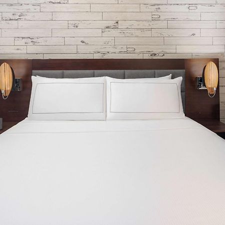 אושנסייד The Fin Hotel, Tapestry Collection By Hilton מראה חיצוני תמונה